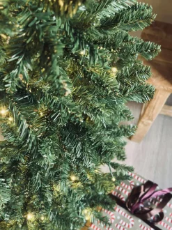 VIAMAJA Lys Og Led|Jul<Juletræ med lyskæde