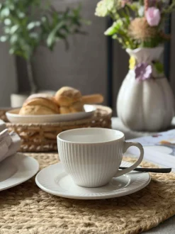 VIAMAJA Krus, Kopper Og Glas|Porcelæn Og Stentøj<Kop og underkop - Riflet porcelæn