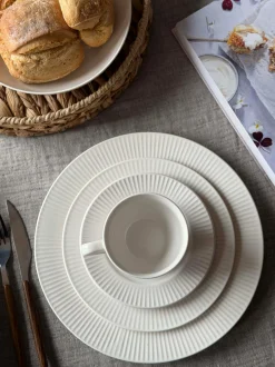 VIAMAJA Krus, Kopper Og Glas|Porcelæn Og Stentøj<Kop og underkop - Riflet porcelæn