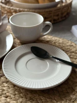 VIAMAJA Krus, Kopper Og Glas|Porcelæn Og Stentøj<Kop og underkop - Riflet porcelæn