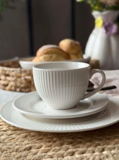 VIAMAJA Krus, Kopper Og Glas|Porcelæn Og Stentøj<Kop og underkop - Riflet porcelæn