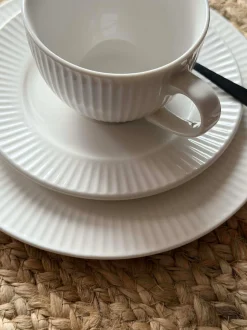 VIAMAJA Krus, Kopper Og Glas|Porcelæn Og Stentøj<Kop og underkop - Riflet porcelæn
