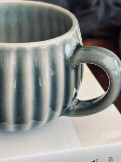 VIAMAJA Krus, Kopper Og Glas|Porcelæn Og Stentøj<Krus VIGA Strib - Blå