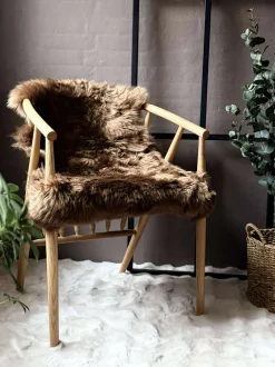 VIAMAJA Korthåret|Langhåret<Lammeskind i flot brun farve 60x90cm