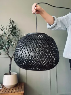VIAMAJA Lamper<Lampe bambus - Sort dia 33