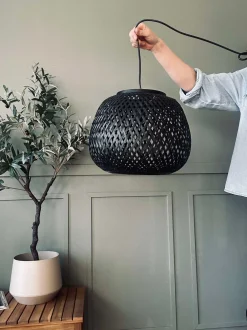VIAMAJA Lamper<Lampe bambus - Sort dia 33