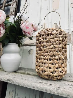 VIAMAJA Lysestager|Interiør<Lanterne i vandhyacint 30cm
