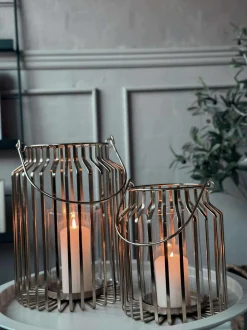 VIAMAJA Lysestager|Interiør<Lanterne med glas - Gold 29cm