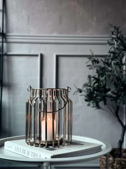 VIAMAJA Lysestager|Interiør<Lanterne med glas - Gold 21cm