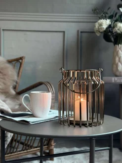 VIAMAJA Lysestager|Interiør<Lanterne med glas - Gold 21cm