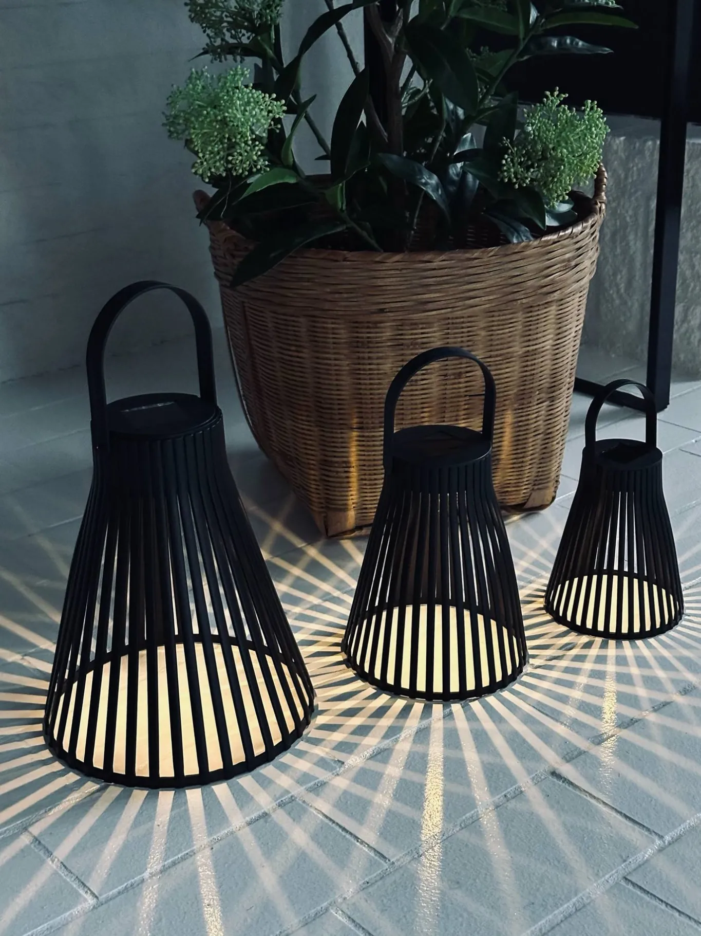 VIAMAJA Lys Og Led|Udendørs Led<Lanterne med solceller - GARDEN BLACK 24cm