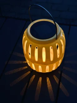 VIAMAJA Lys Og Led|Udendørs Led<Lanterne med solceller – Yellow summer