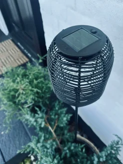 VIAMAJA Lys Og Led|Udendørs Led<Lanterne på spyd Black - Solar