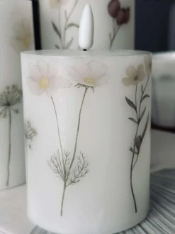 VIAMAJA Lys Og Led|Led Bloklys<LED bloklys FLOWER – Sæt m. 3 stk og fjernbetjening