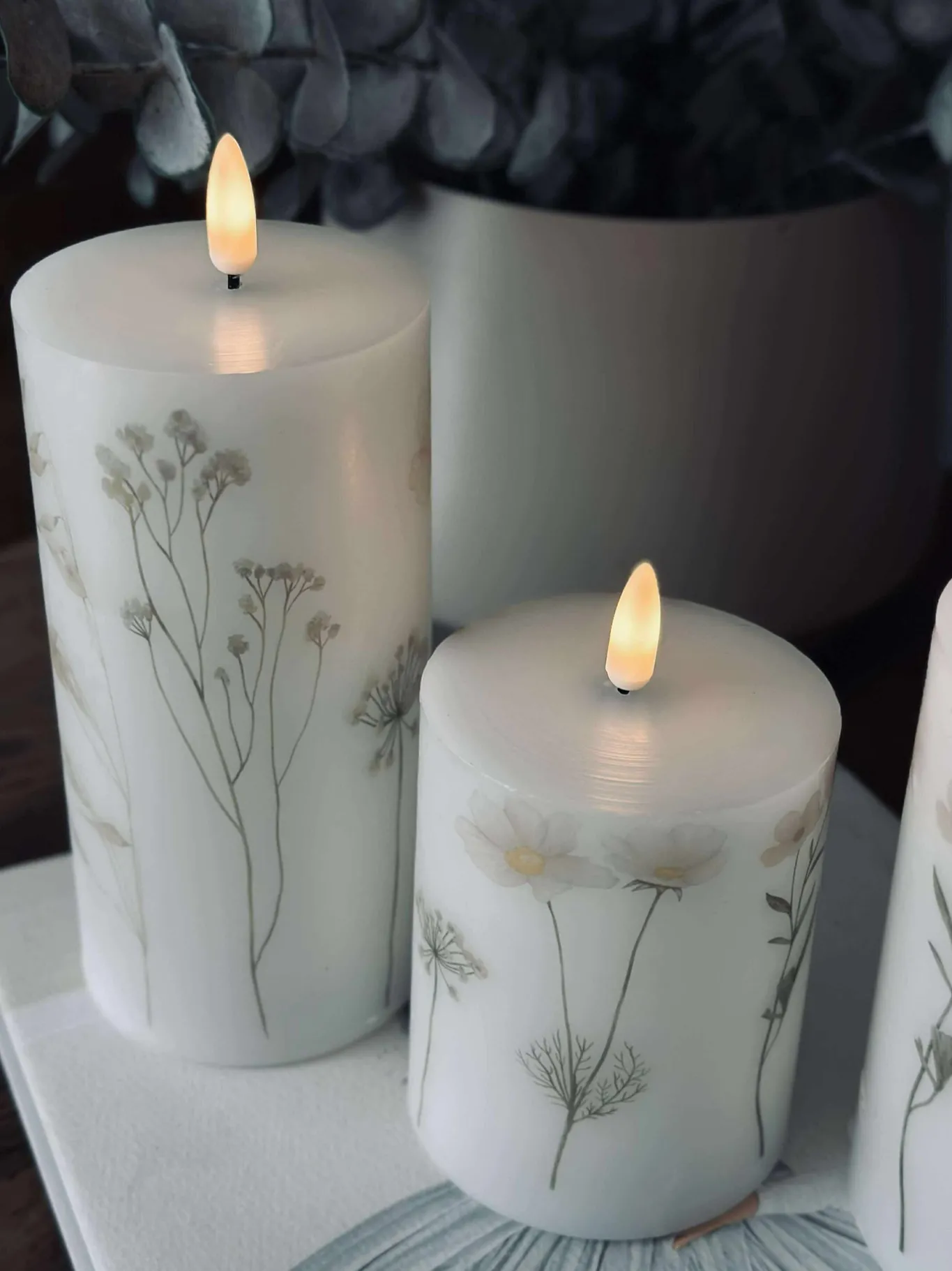 VIAMAJA Lys Og Led|Led Bloklys<LED bloklys FLOWER – Sæt m. 3 stk og fjernbetjening
