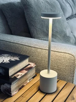 VIAMAJA Lys Og Led|Led Lamper<LED bordlampe KELLY Creme - genopladelig