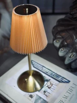 VIAMAJA Lys Og Led|Led Lamper<LED bordlampe Plisse´ beige - genopladelig