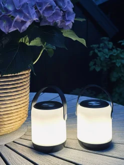 VIAMAJA Lys Og Led|Udendørs Led<LED touch lanterne med strop