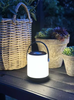 VIAMAJA Lys Og Led|Udendørs Led<LED touch lanterne med strop