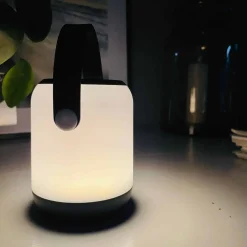 VIAMAJA Lys Og Led|Udendørs Led<LED touch lanterne med strop