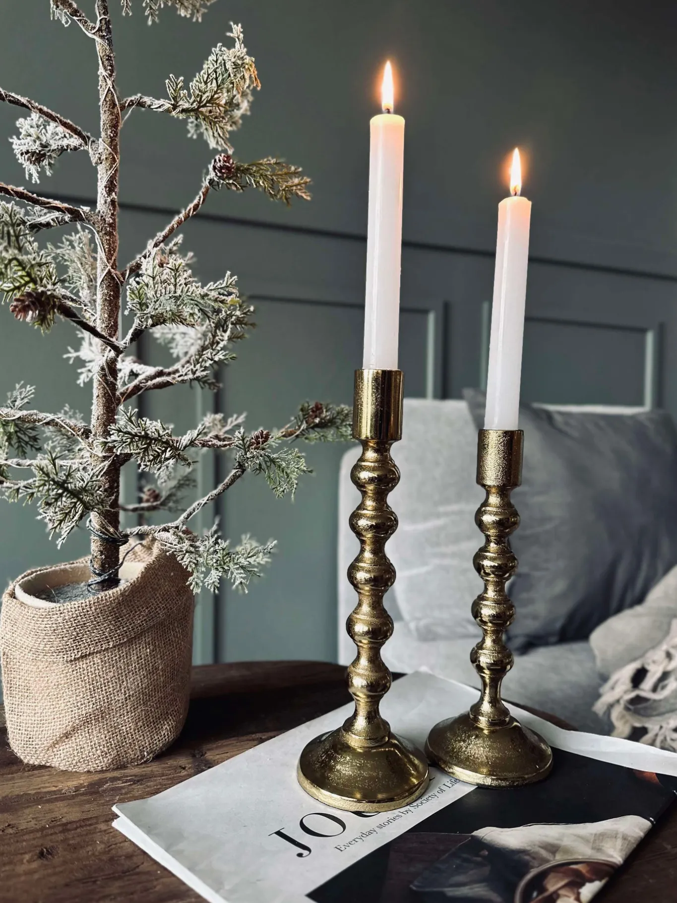 VIAMAJA Lysestager<Lysestage med kugler - H 23 cm