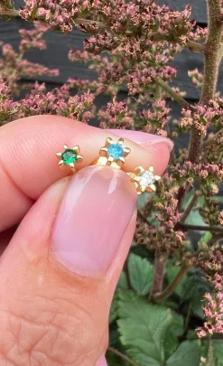 VIAMAJA Ørestikker<Mix box GIA Blue 18K forgyldt