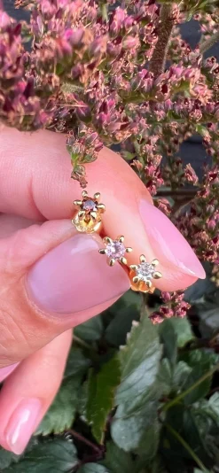VIAMAJA Ørestikker<Mix box GIA Brown, pink, clear 18K forgyldt