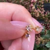 VIAMAJA Ørestikker<Mix box GIA violet, pink, clear 18K forgyldt