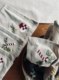 VIAMAJA Duge Og Mundservietter|Jul<Mundservietter Jul Nostalgi - 4 stk