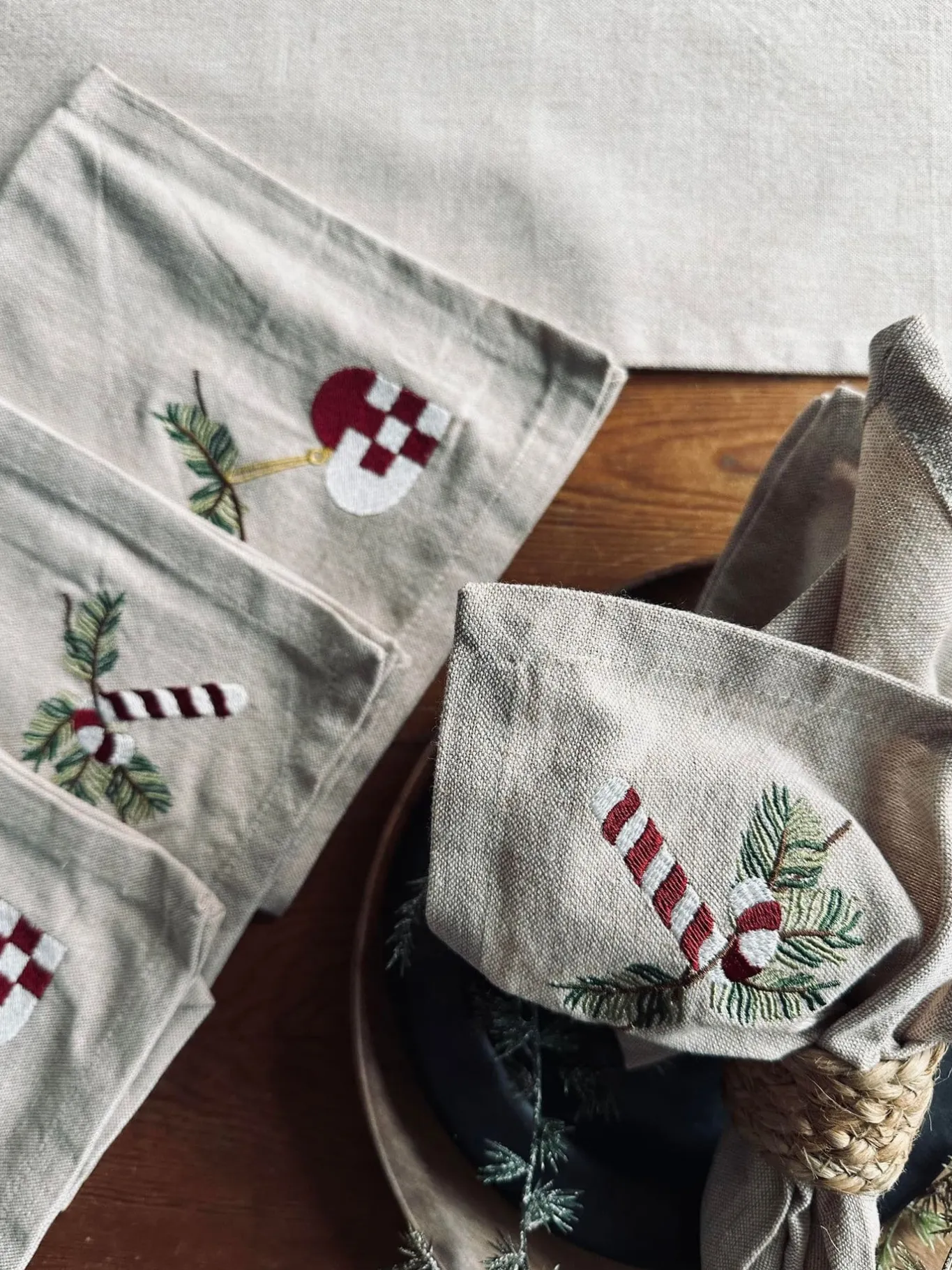 VIAMAJA Duge Og Mundservietter|Jul<Mundservietter Jul Nostalgi - 4 stk