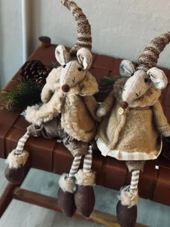 VIAMAJA Jul<Nissemus - Siddende dreng