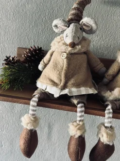 VIAMAJA Jul<Nissemus - Siddende Pige