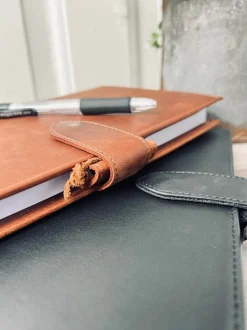 VIAMAJA Kontorartikler|Læder Tasker<Notesbog i skind – Cognac – A5