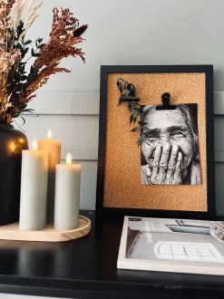 VIAMAJA Kork Opslagstavle|Kork Opslagstavle<Opslagstavle kork med sort kraftig ramme - 30x40cm