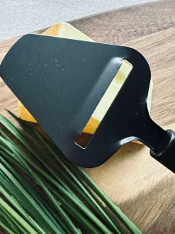 VIAMAJA Div. Køkken<Ostehøvl 21cm sort
