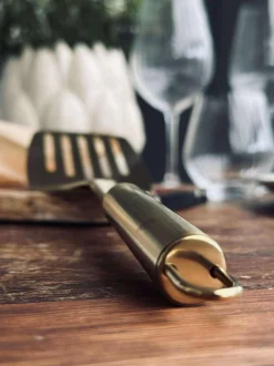 VIAMAJA Bestik Og Køkkenredskaber|Rustfrit Stål<Palet med hul Golden - Rustfrit stål