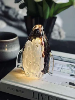 VIAMAJA Lysestager|Led Jul<Pingvin med led lys
