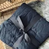 VIAMAJA Sengetæppe<Plaid / sengetæppe – Quilt Navy 200x220cm