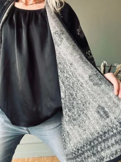 VIAMAJA Poncho<Poncho Black boheme