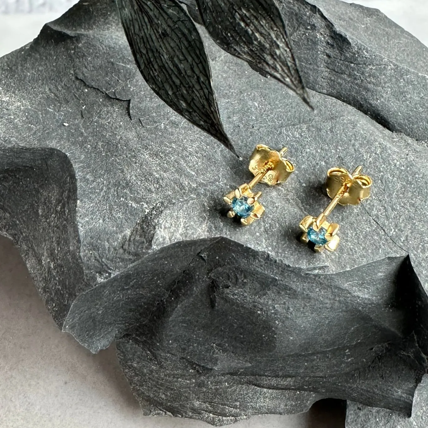 VIAMAJA Ørestikker<Ørestikker GIA – Blue 18K forgyldt