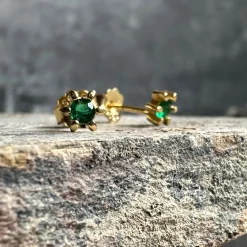 VIAMAJA Ørestikker<Ørestikker GIA EMERALD 18K forgyldt
