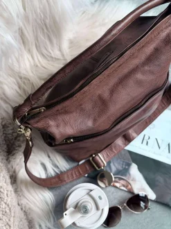 VIAMAJA Cross Body<Rummelig skuldertaske i flot skindkvalitet - Brandy