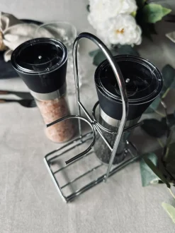 VIAMAJA Specialiteter<Salt og peber sæt i holder