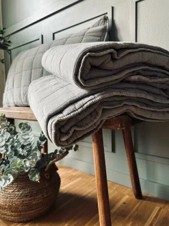 VIAMAJA Tæpper Og Puder|Sengetæppe<Sengetæppe STONE-WASHED Quilt – Nordic grey