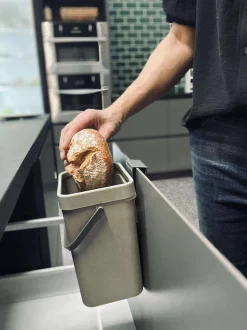 VIAMAJA Skraldespande|Køkken Opbevaring<Spand med låg og ophæng