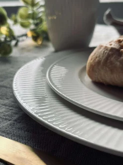 VIAMAJA Porcelæn Og Stentøj|Skåle Og Tallerkener<Tallerken Riflet