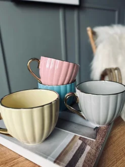 VIAMAJA Krus, Kopper Og Glas|Porcelæn Og Stentøj<Tekop med guld hank – Gul