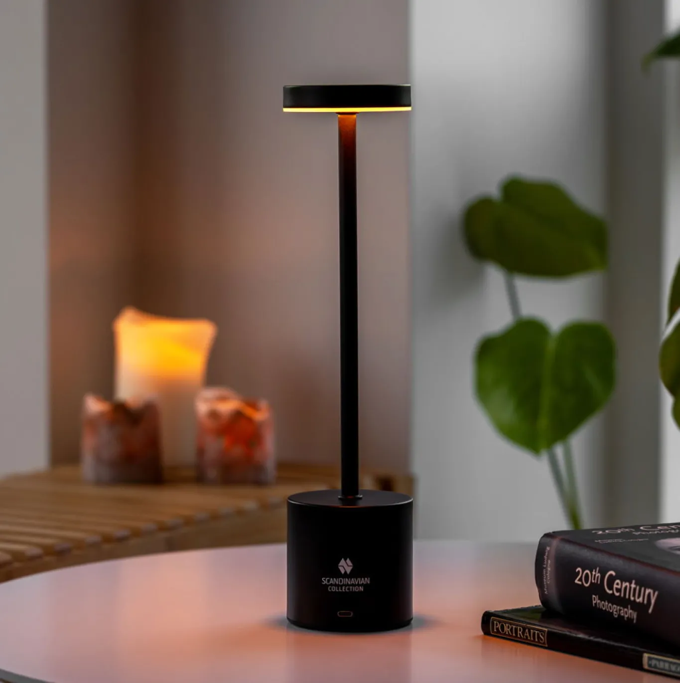 VIAMAJA Led Lamper|Restparti<Touch bordlampe i sort