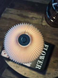 VIAMAJA Div. Kontor|Led Lamper<Touch Bordlampe Plissé - Rosa