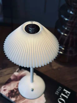 VIAMAJA Div. Kontor|Led Lamper<Touch Bordlampe Plissé Hvid